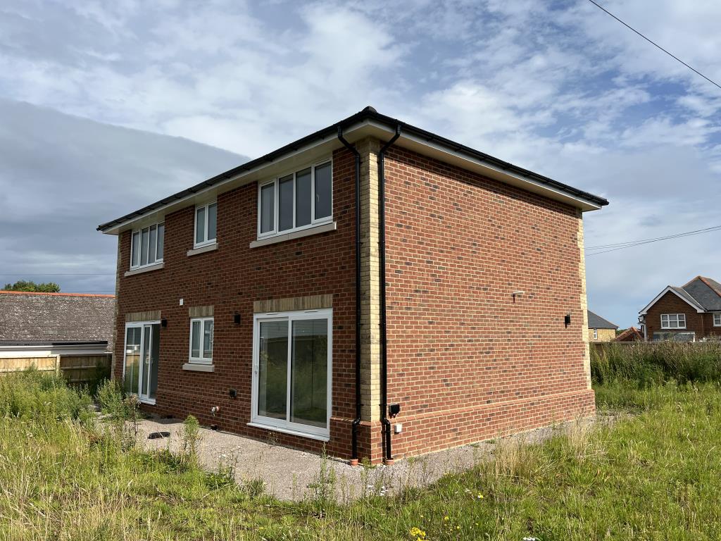 Lot: 125 - FOUR-BEDROOM HOUSE FOR COMPLETION IN POPULAR SETTING - Detached property with fully enclosed wrap around garden